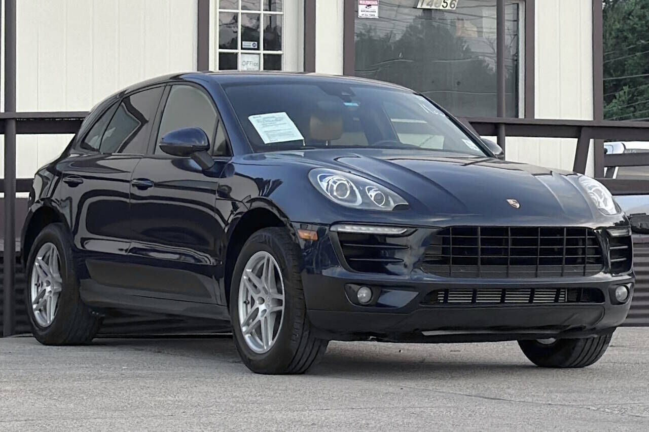 2017 PORSCHE Macan