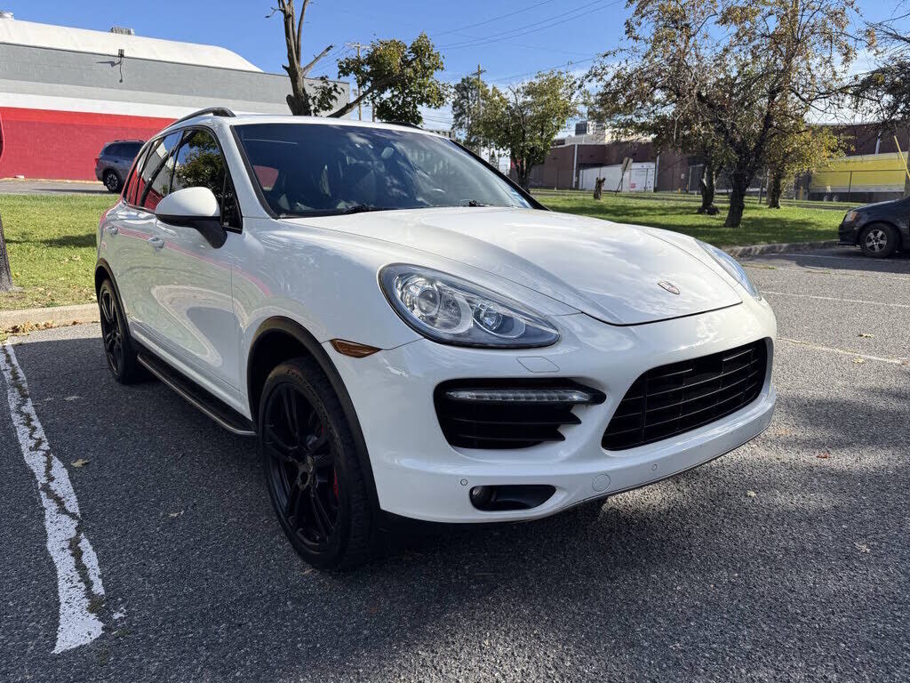 2012 PORSCHE Cayenne