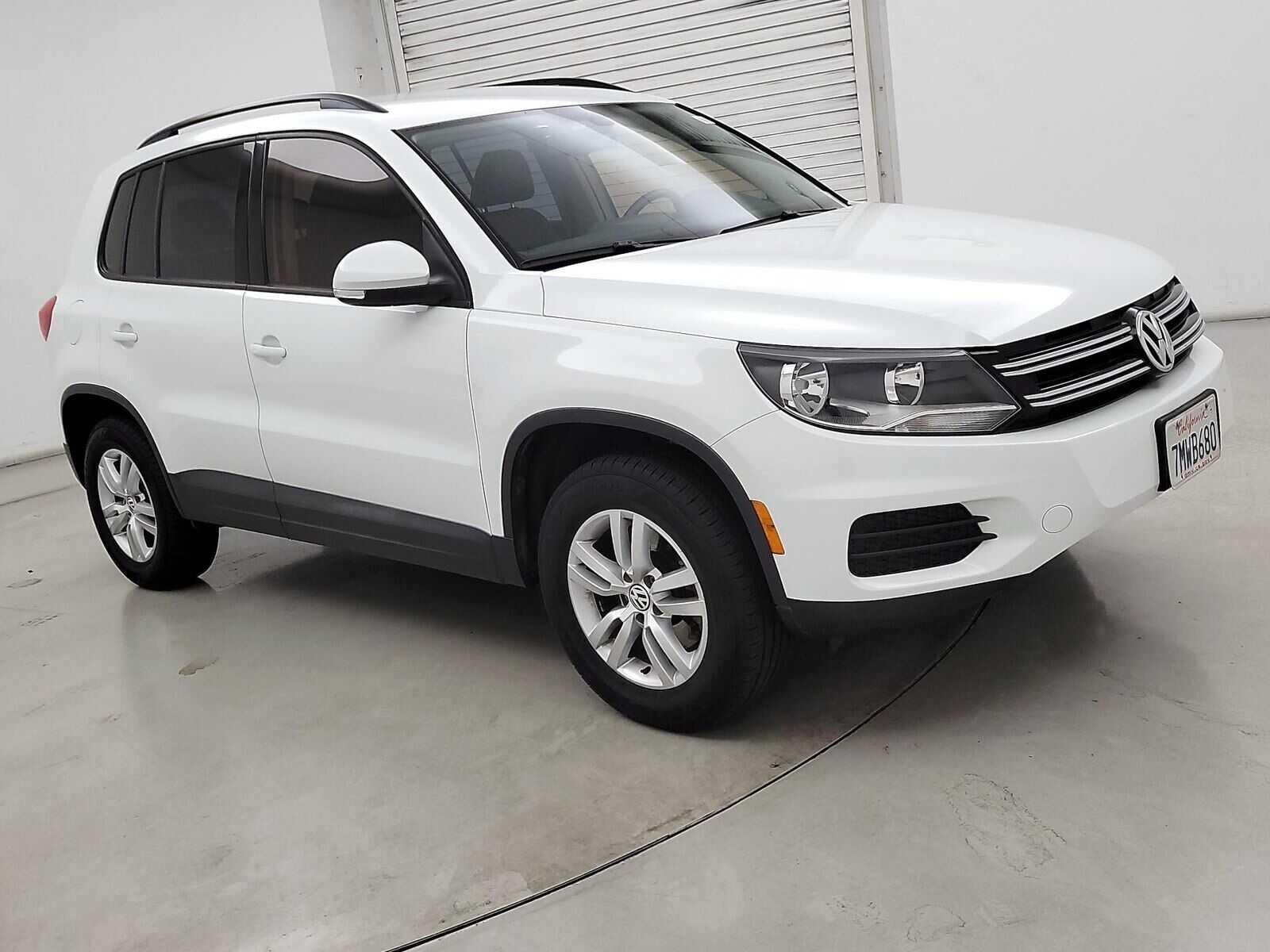 2016 VOLKSWAGEN Tiguan