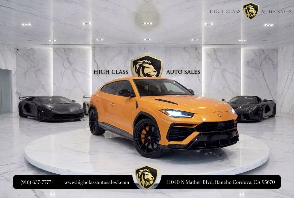2023 LAMBORGHINI URUS
