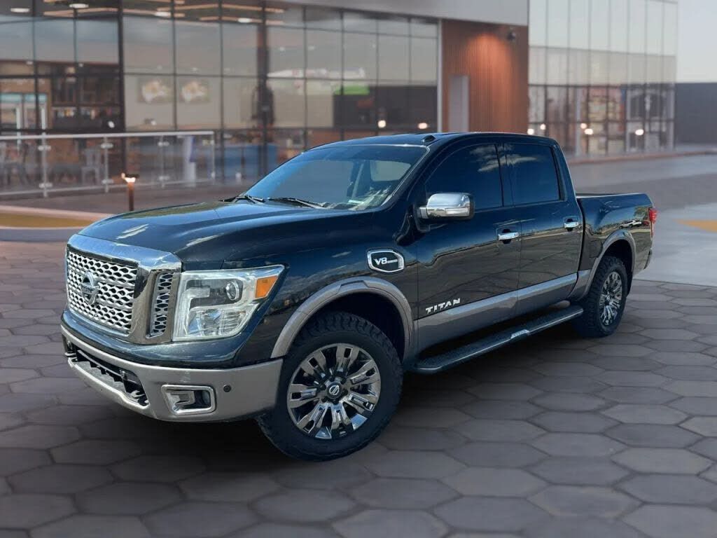 2017 NISSAN Titan