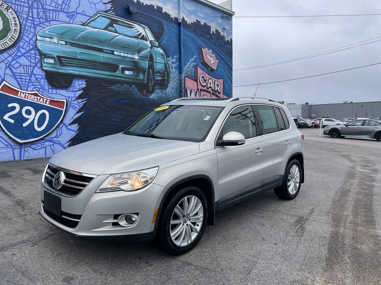 2011 VOLKSWAGEN Tiguan