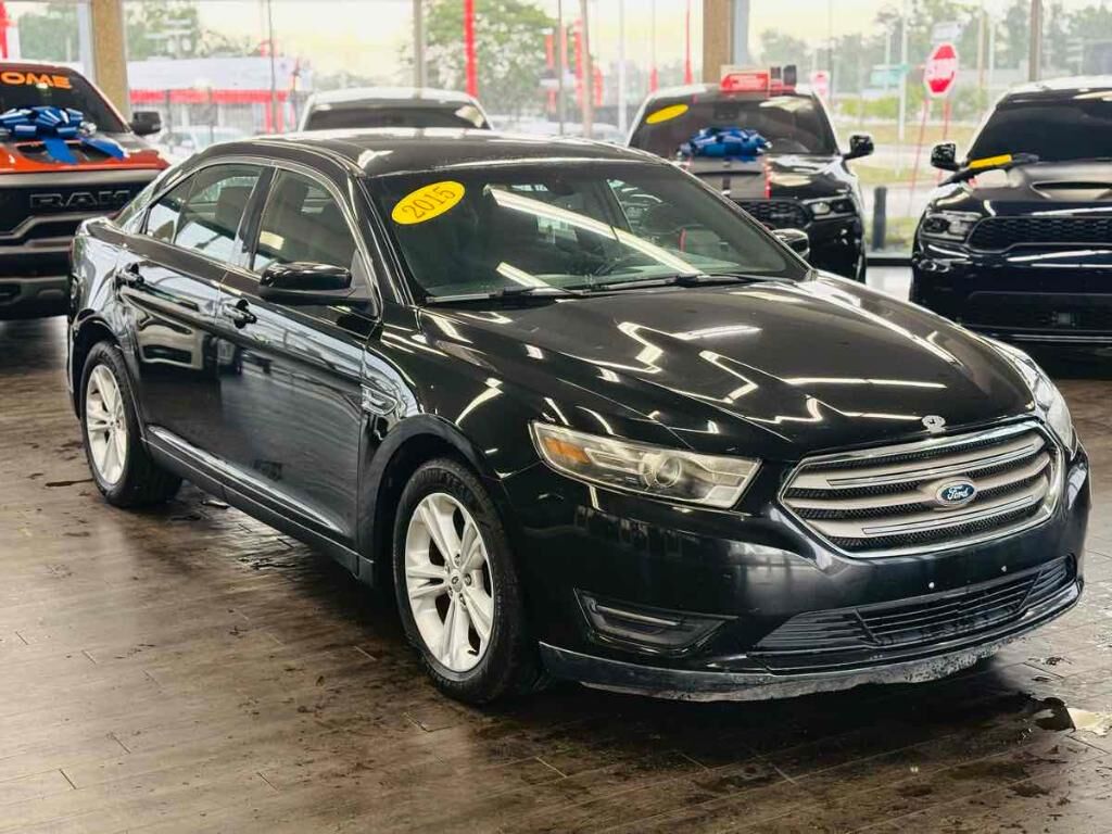 2015 FORD Taurus