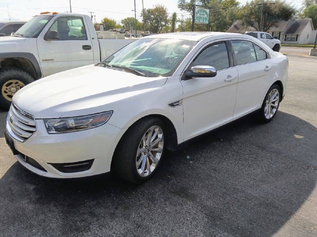 2015 FORD Taurus