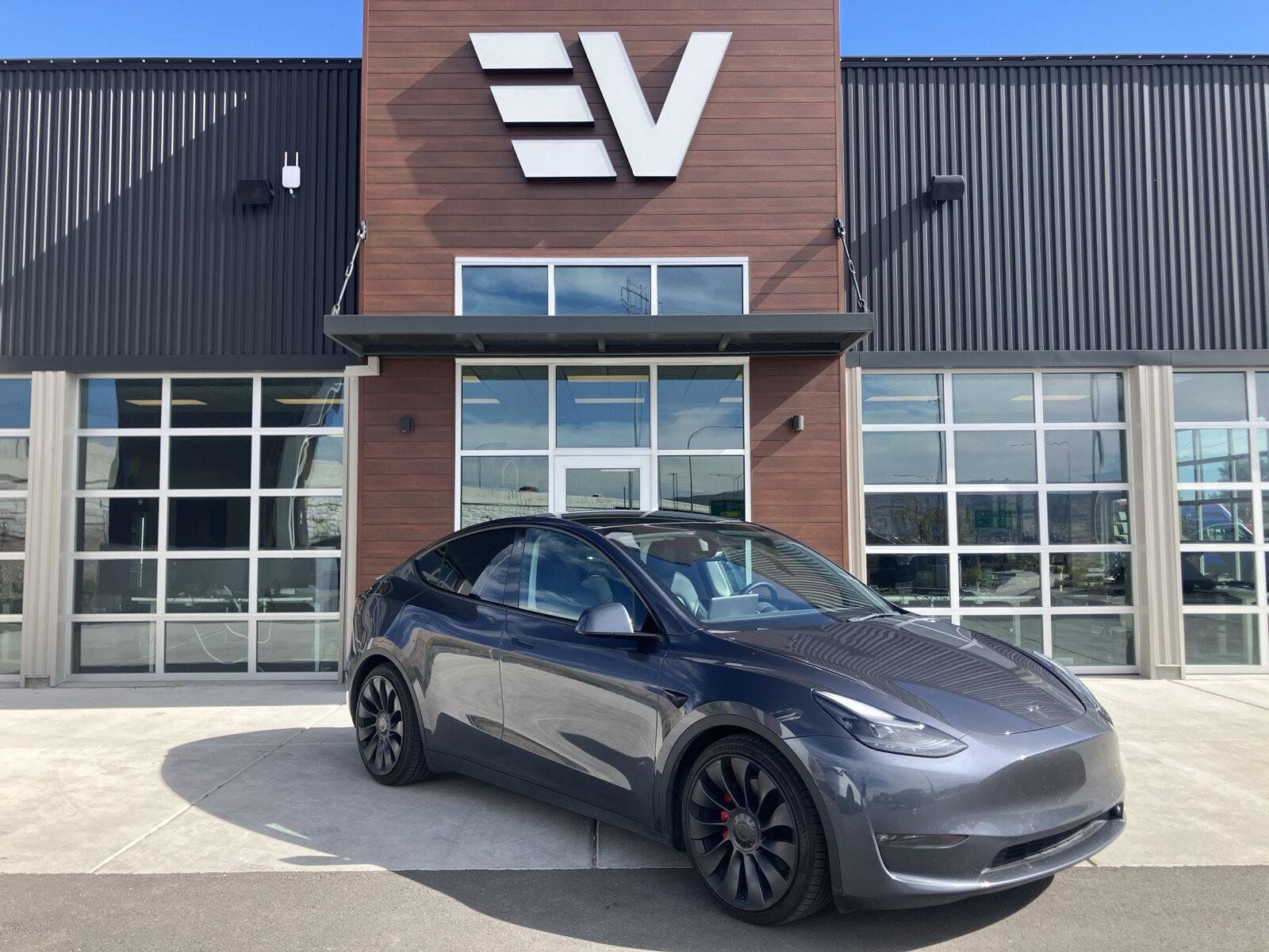 2022 TESLA Model Y