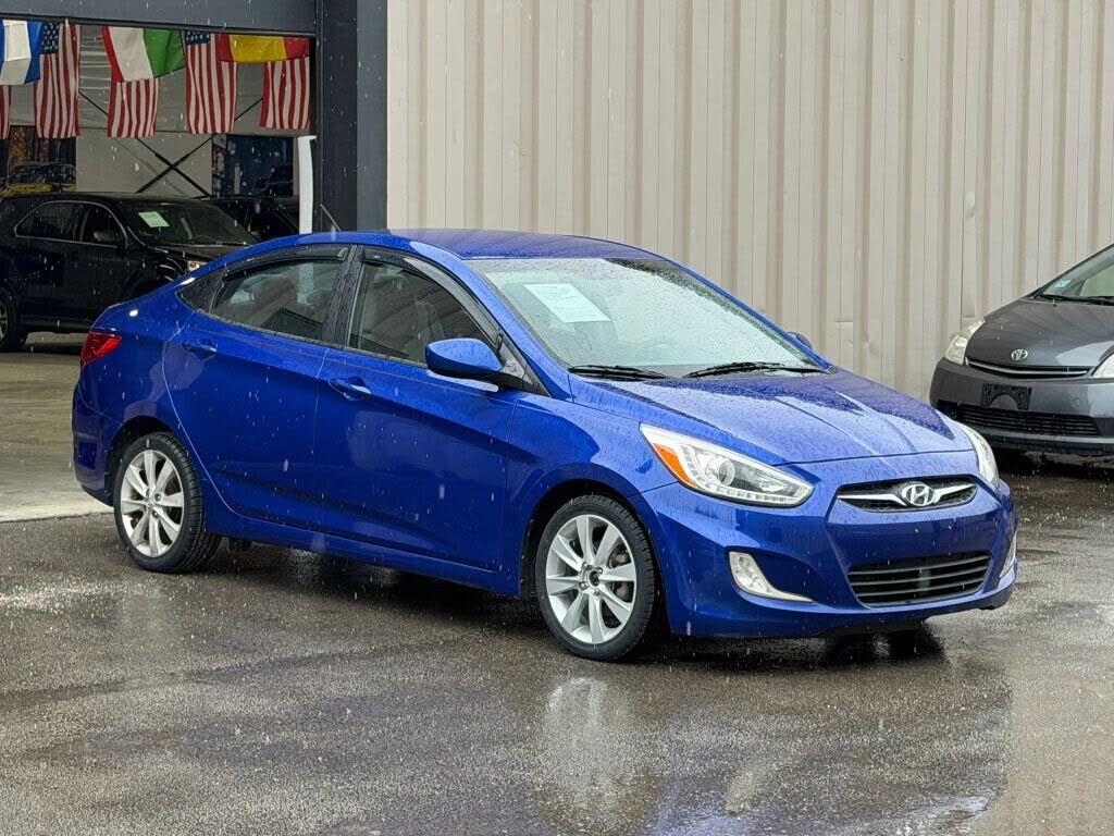 2014 HYUNDAI Accent