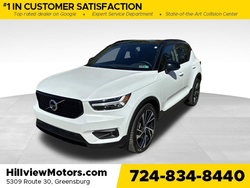 2022 VOLVO XC40