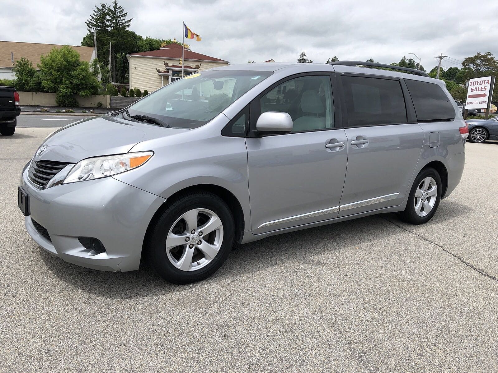 2011 TOYOTA Sienna