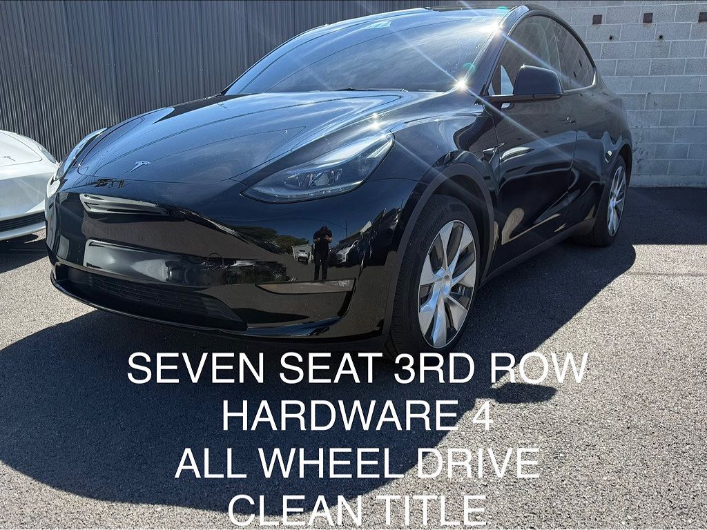 2024 TESLA Model Y