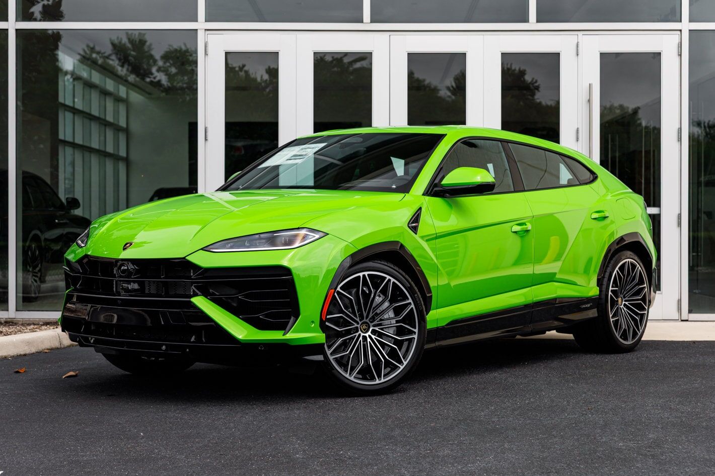2026 LAMBORGHINI URUS