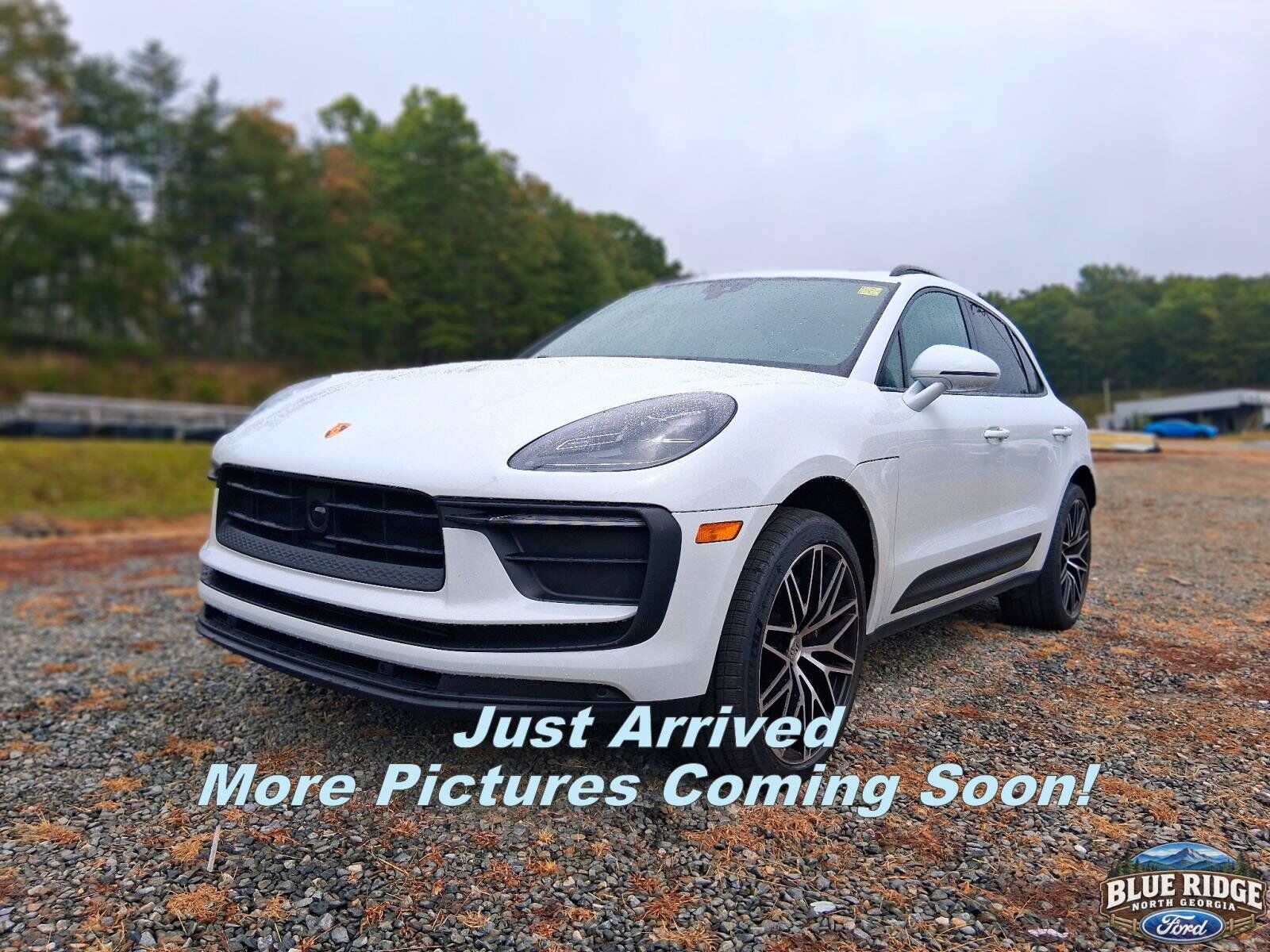 2024 PORSCHE Macan