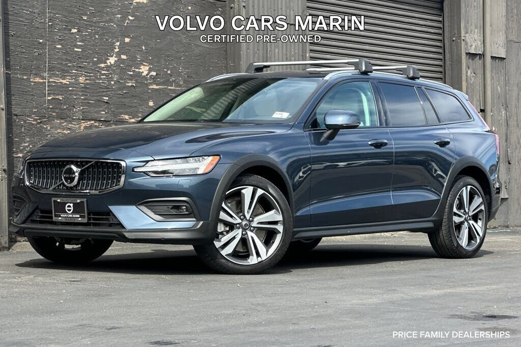 2024 VOLVO V60CC