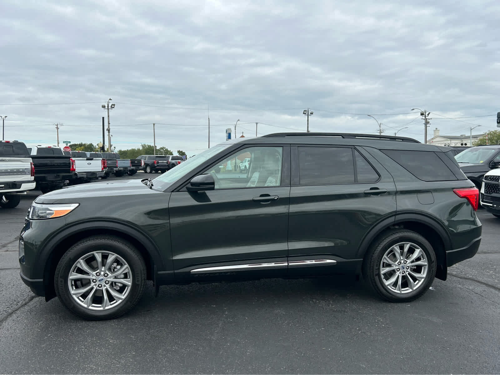 2024 FORD Explorer