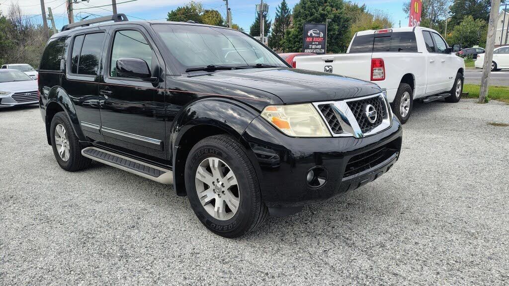 2011 NISSAN Pathfinder
