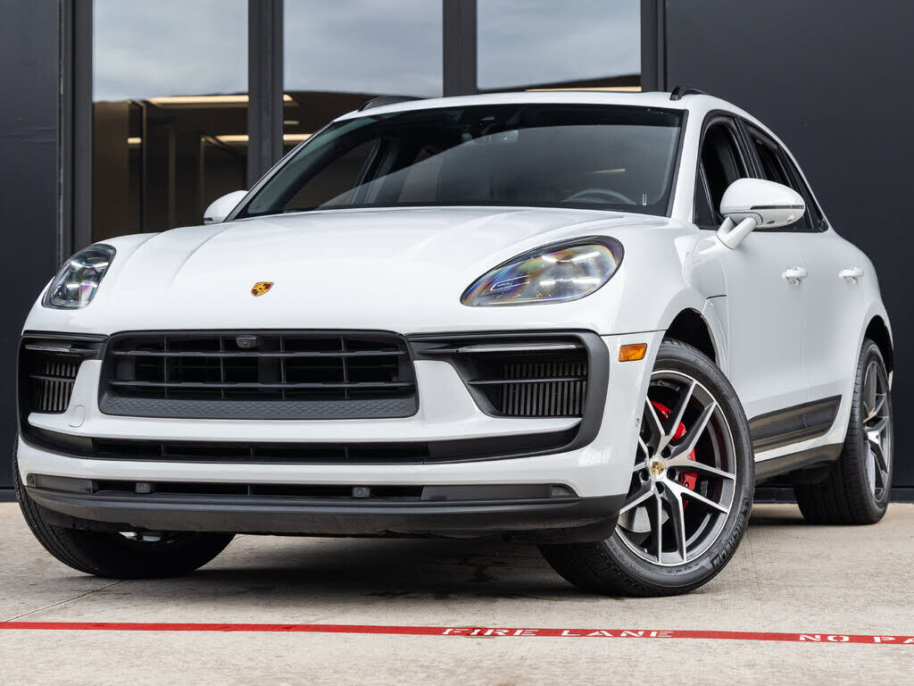 2022 PORSCHE Macan