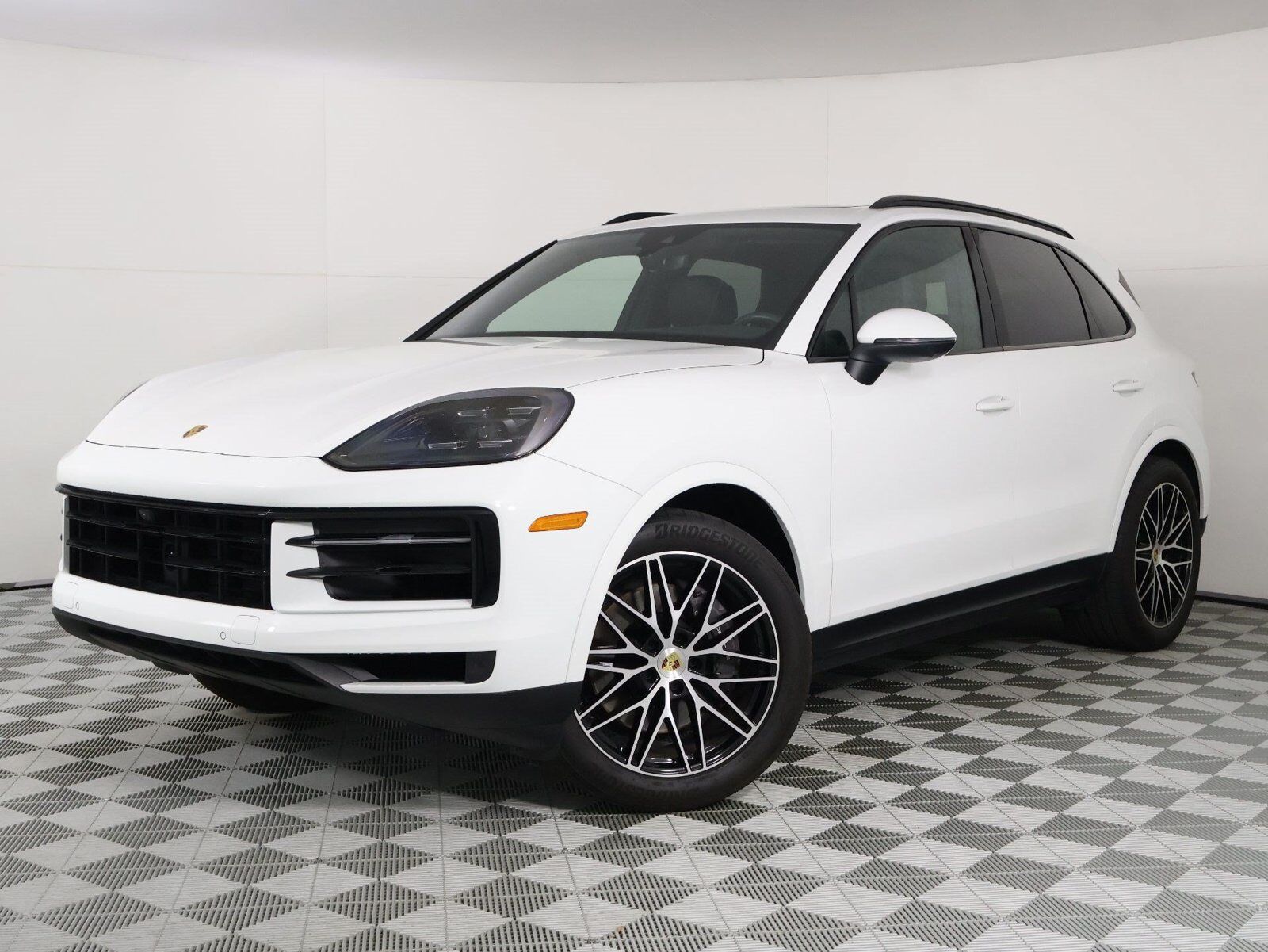 2024 PORSCHE Cayenne