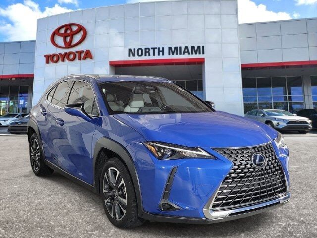 2025 LEXUS UX