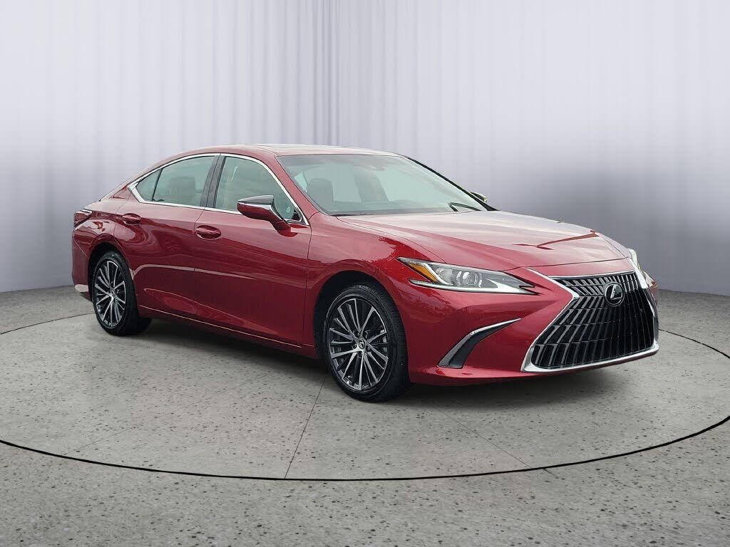 2025 LEXUS ES