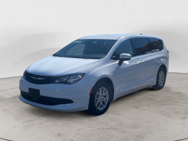 2023 CHRYSLER Voyager