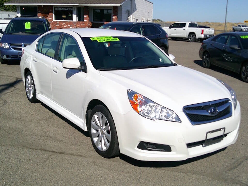 2011 SUBARU Legacy