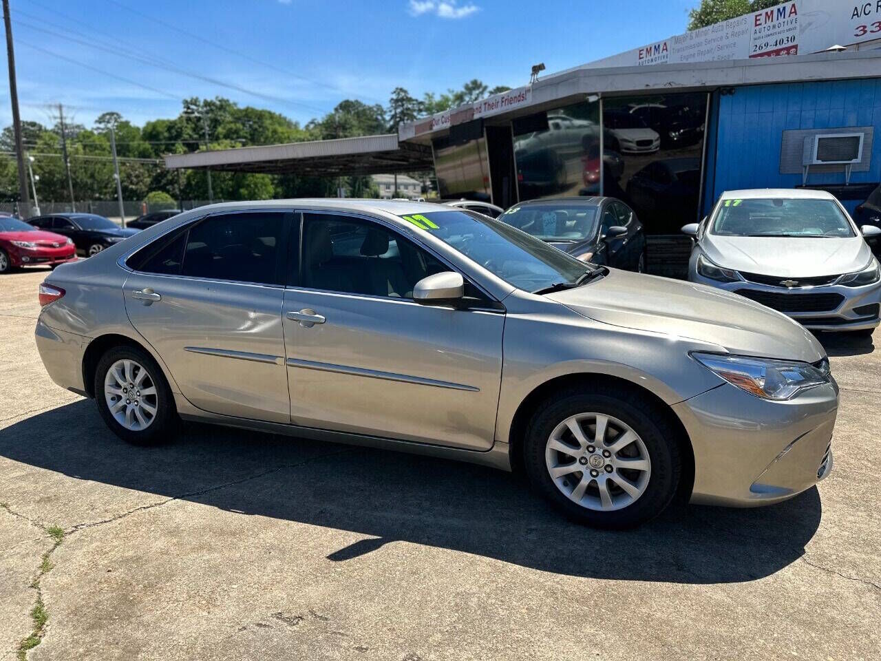 2017 TOYOTA Camry