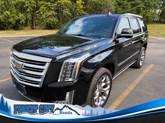 2017 CADILLAC Escalade