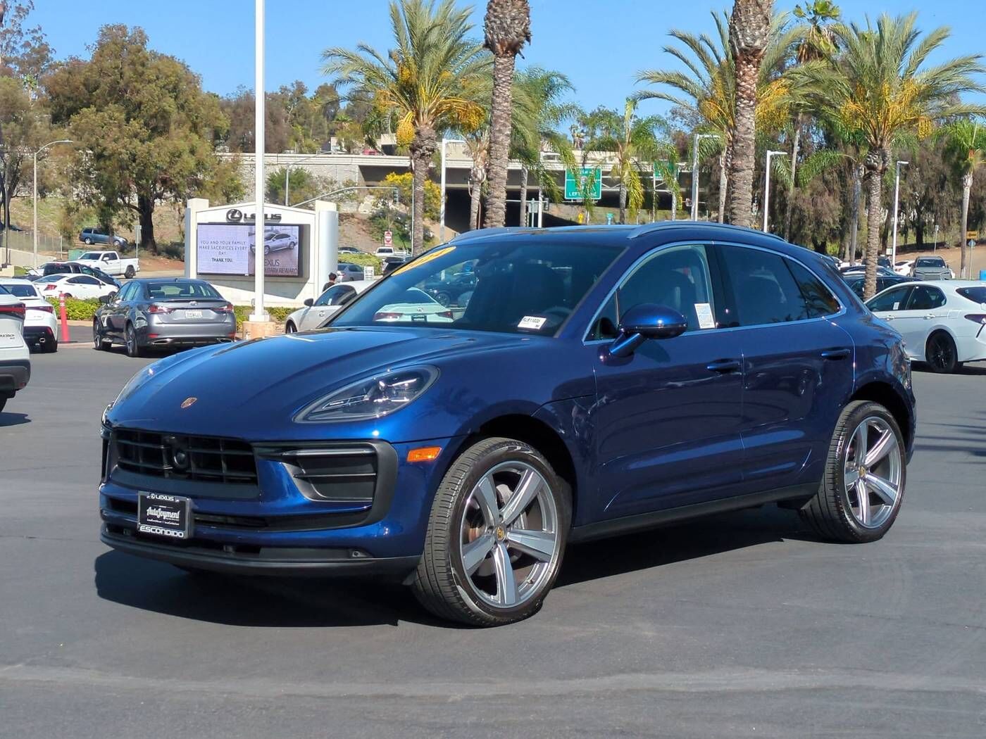 2024 PORSCHE Macan
