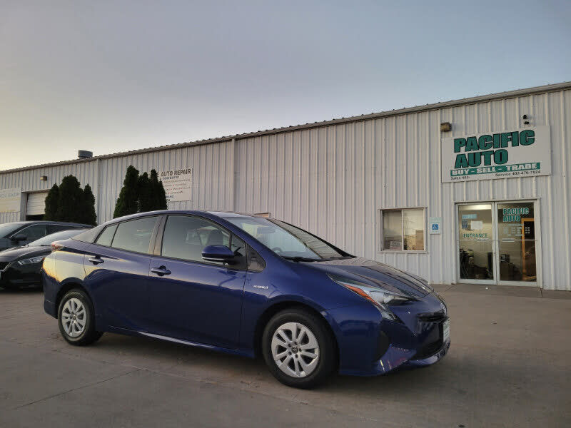 2016 TOYOTA PRIUS