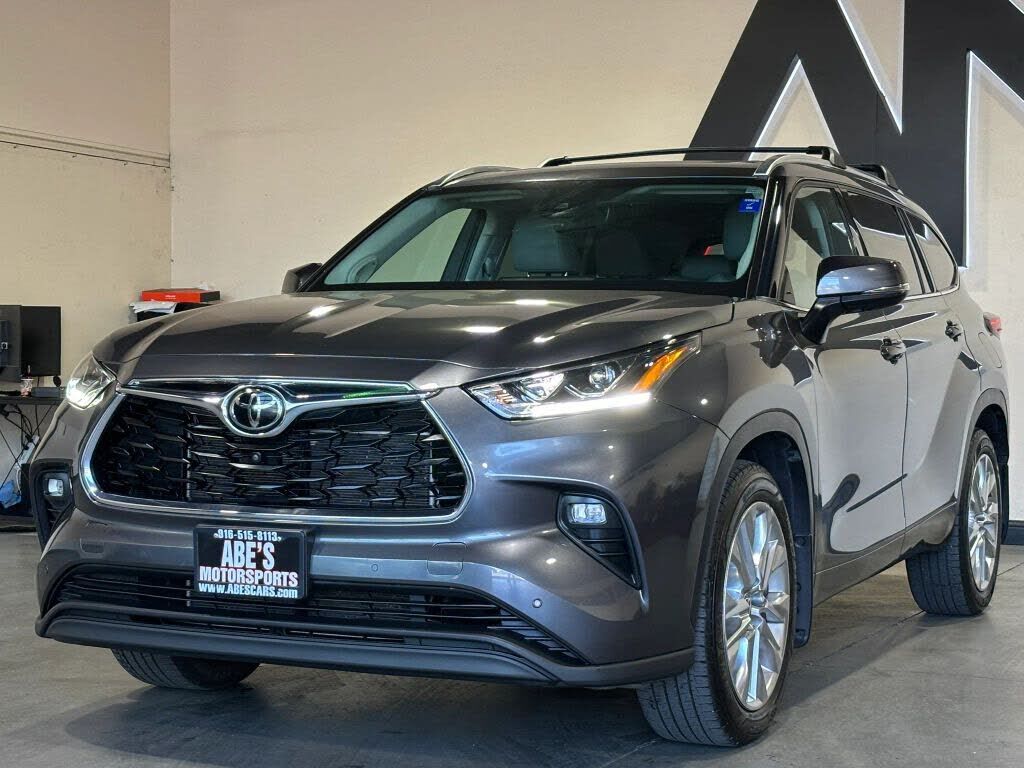 2022 TOYOTA Highlander