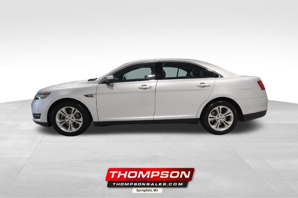 2017 FORD Taurus