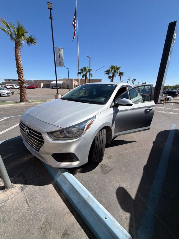 2022 HYUNDAI Accent