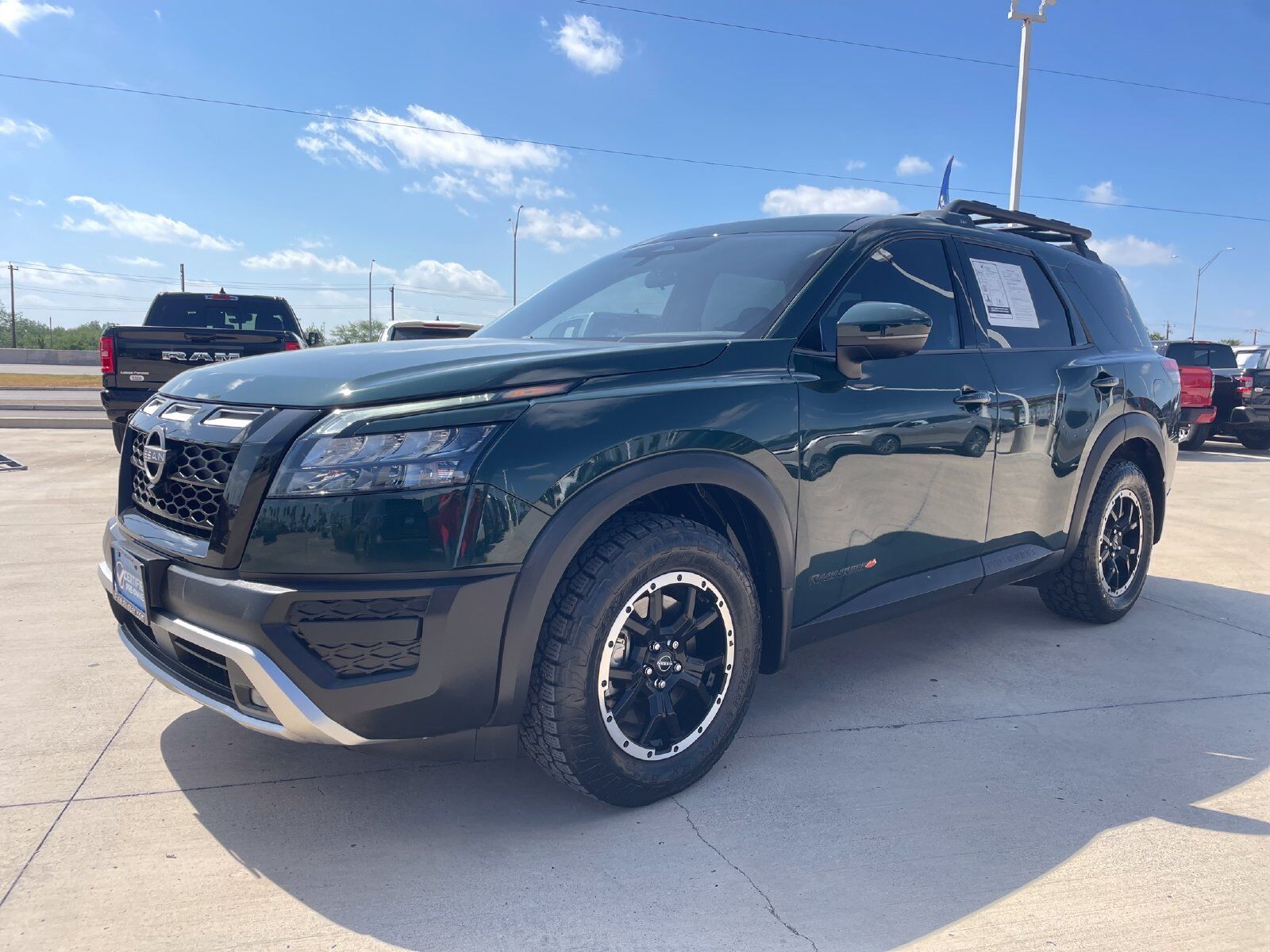 2024 NISSAN Pathfinder