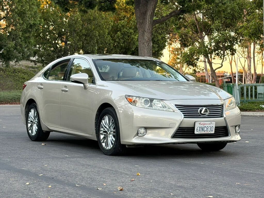 2013 LEXUS ES