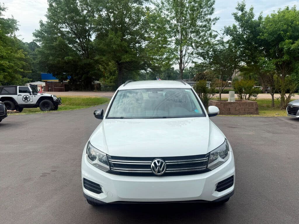 2016 VOLKSWAGEN Tiguan