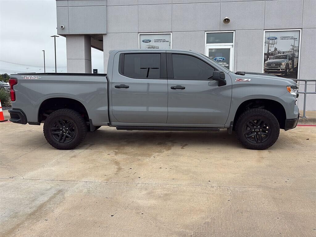 2024 CHEVROLET Silverado