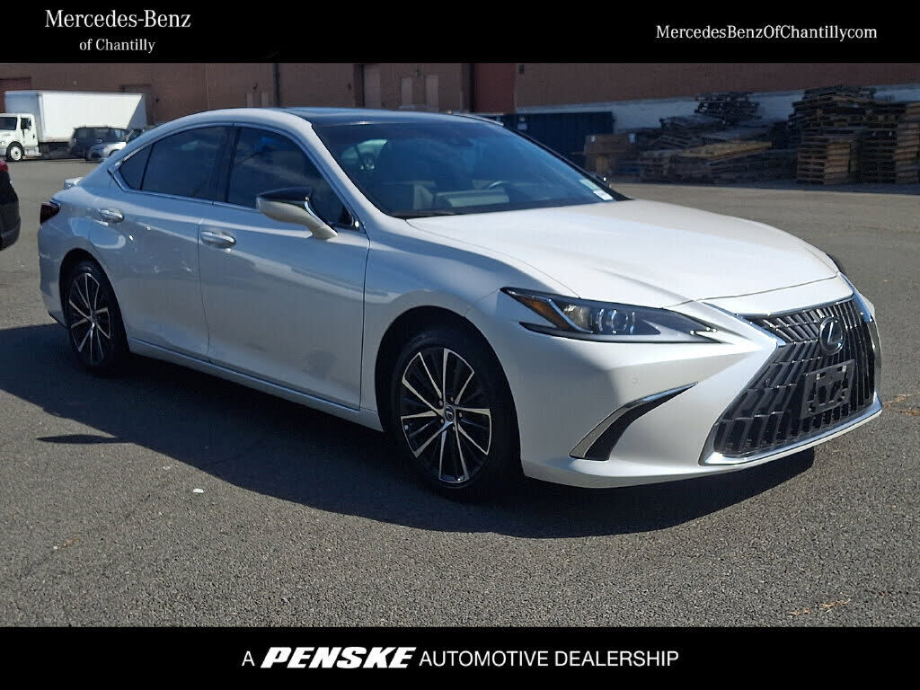 2025 LEXUS ES