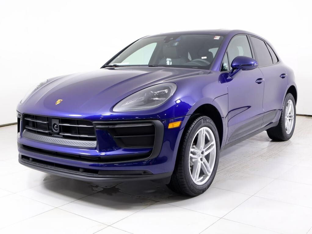 2026 PORSCHE Macan