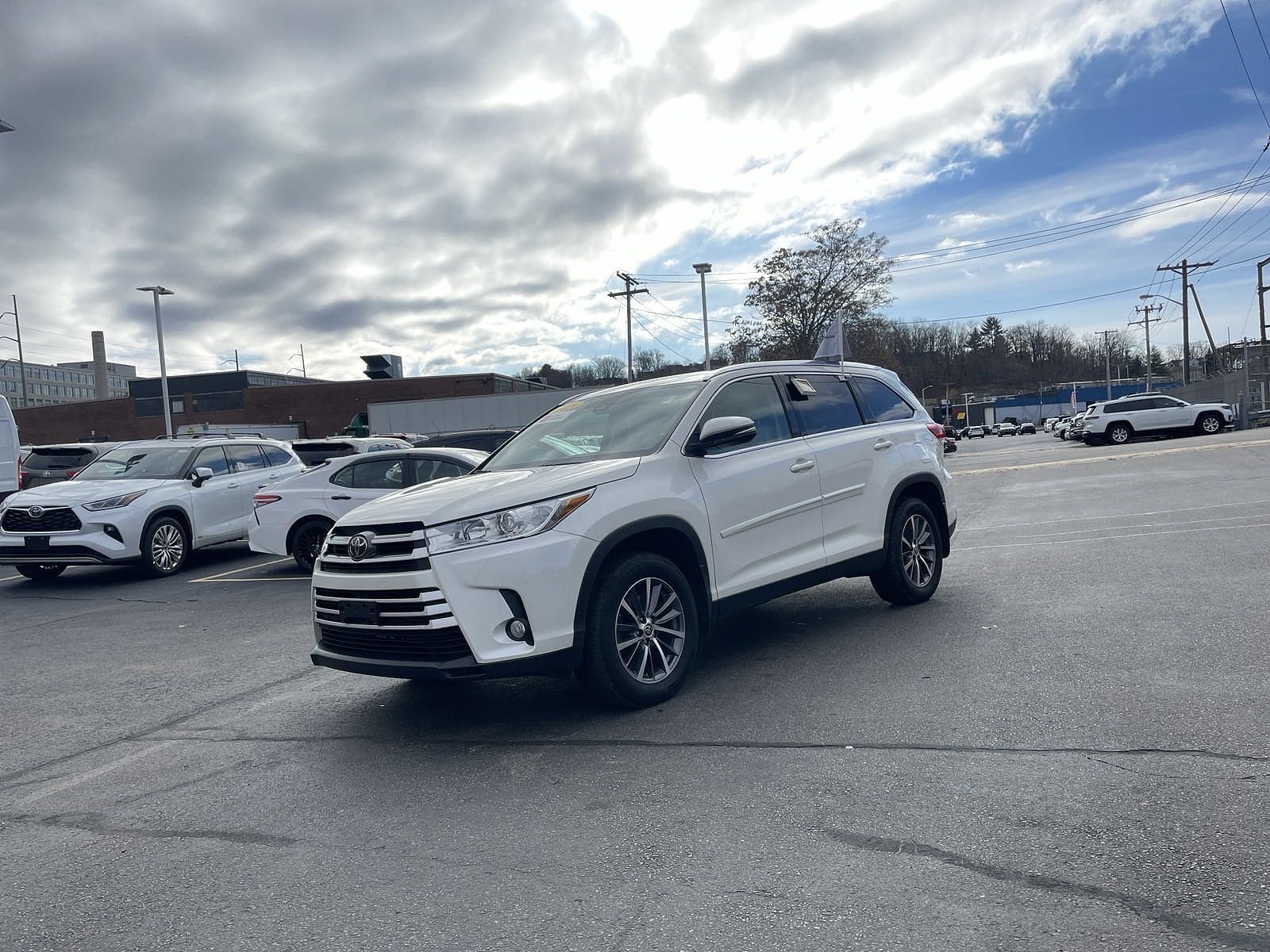 2019 TOYOTA Highlander