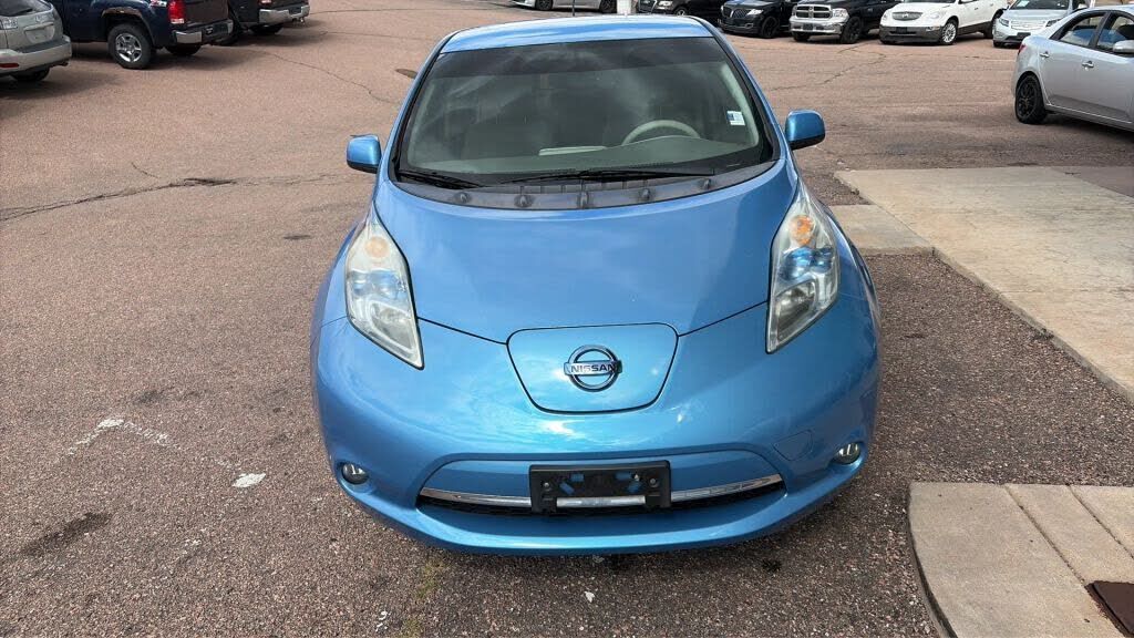 2011 NISSAN Leaf