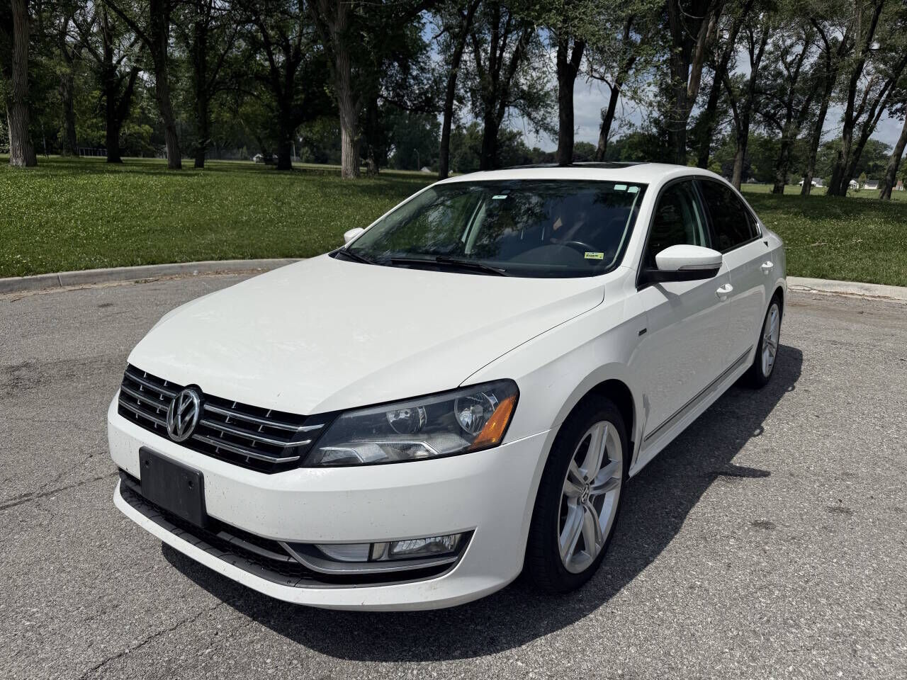 2015 VOLKSWAGEN Passat