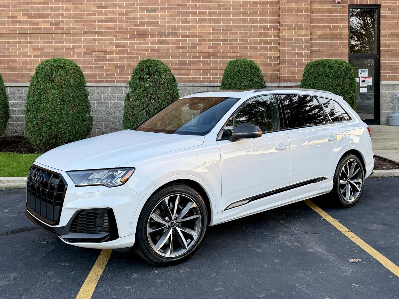 2023 AUDI SQ7
