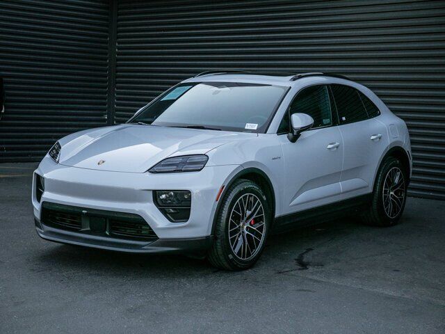2025 PORSCHE Macan