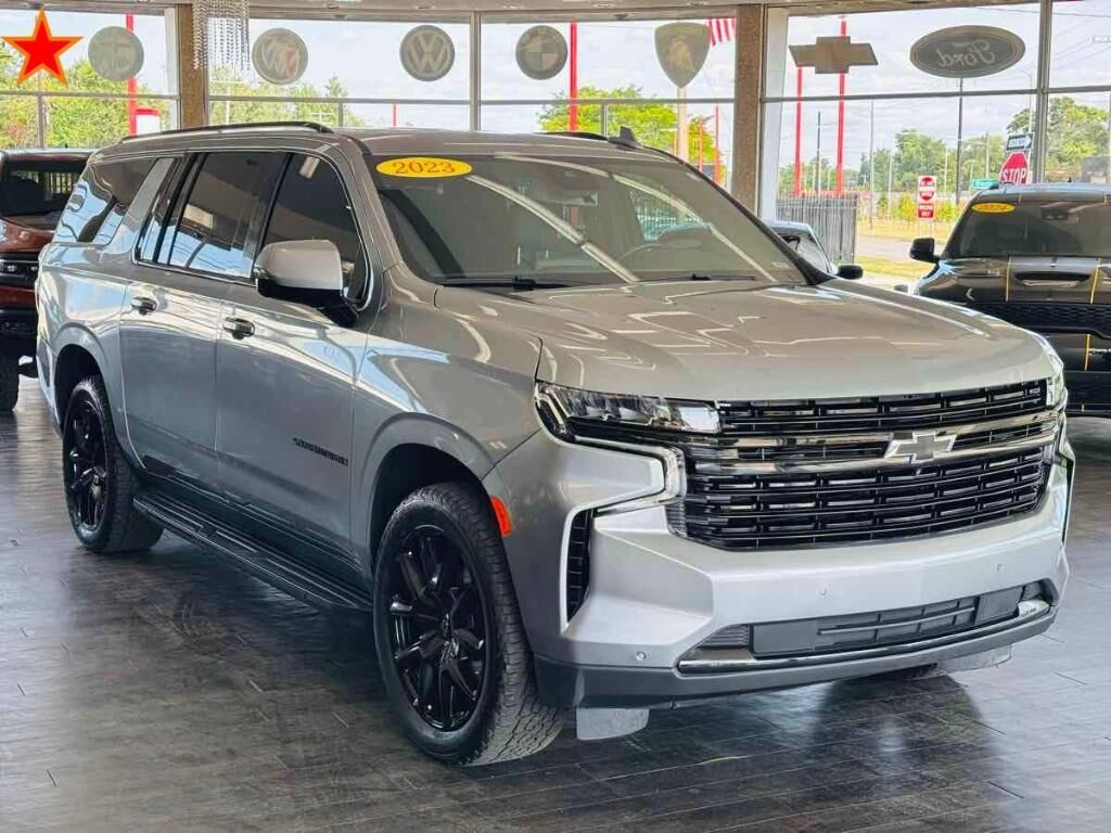 2023 CHEVROLET Suburban
