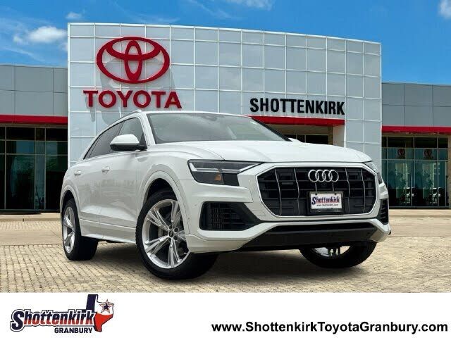 2022 AUDI Q8