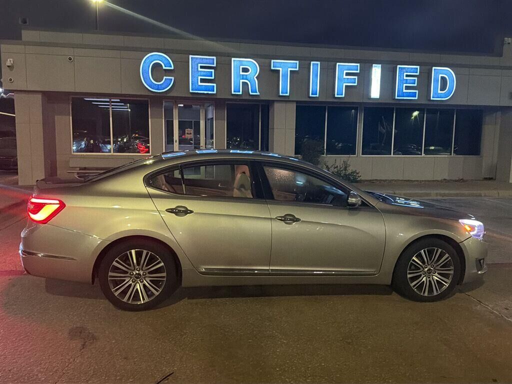 2015 KIA Cadenza
