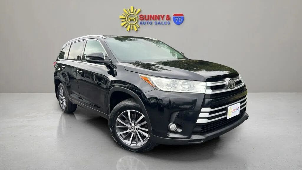 2017 TOYOTA Highlander