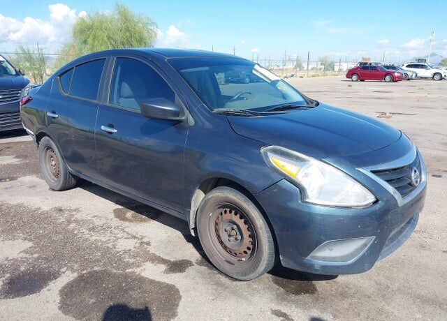 2015 NISSAN Versa