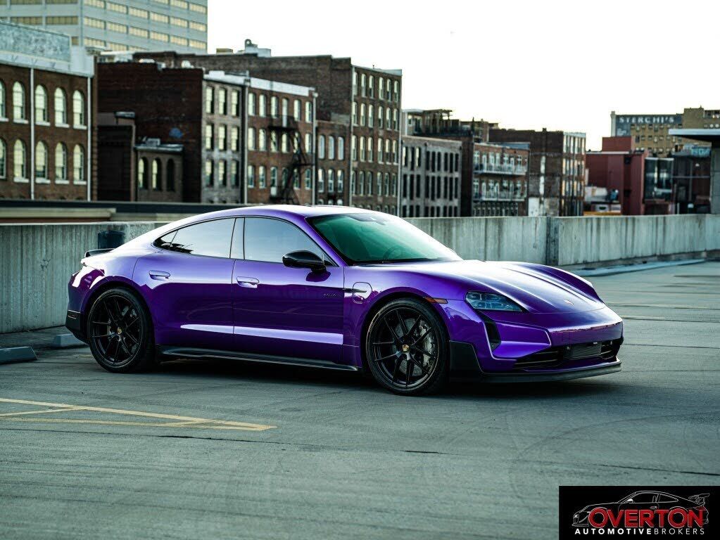 2025 PORSCHE Taycan