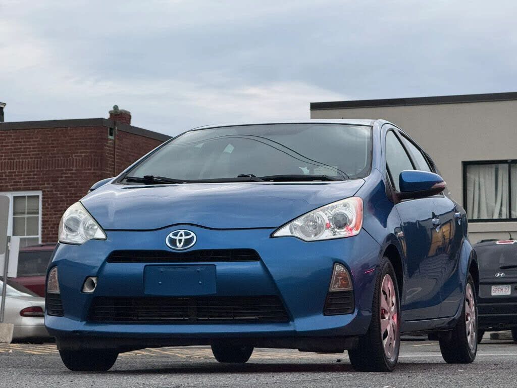 2013 TOYOTA Prius