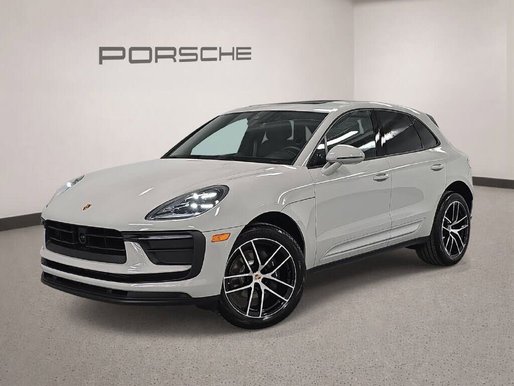 2026 PORSCHE Macan
